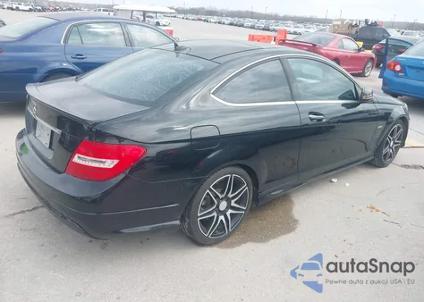 2013 Mercedes-Benz C 250 z USA, uszkodzony, nr VIN WDDGJ4HB0DF944382